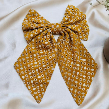 Biscotti Chikankari Bow Pin